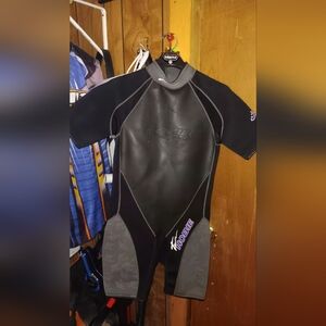 Black and Gray wet suit